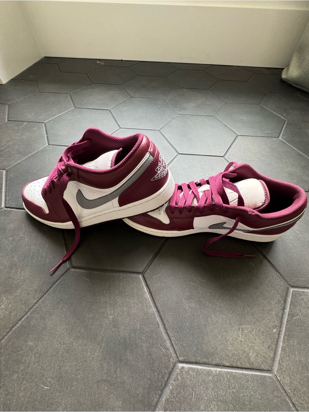 Jordan 1 low sz 10.5
